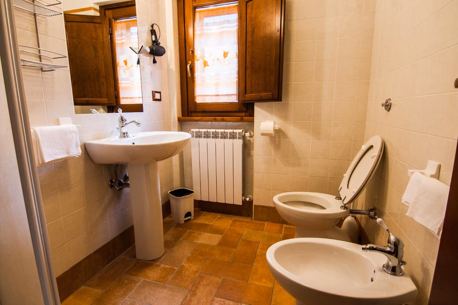 Il bagno privato di una camera dell'Agriturismo "Al Peschio Pizzuto"